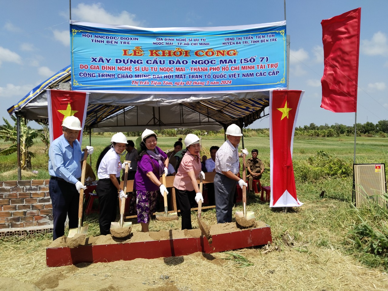 Hội NNCĐDC/dioxin-BVQTE tỉnh Bến Tre vận động xây dựng cầu nông thôn chào mừng Đại hội Mặt trận Tổ quốc các cấp