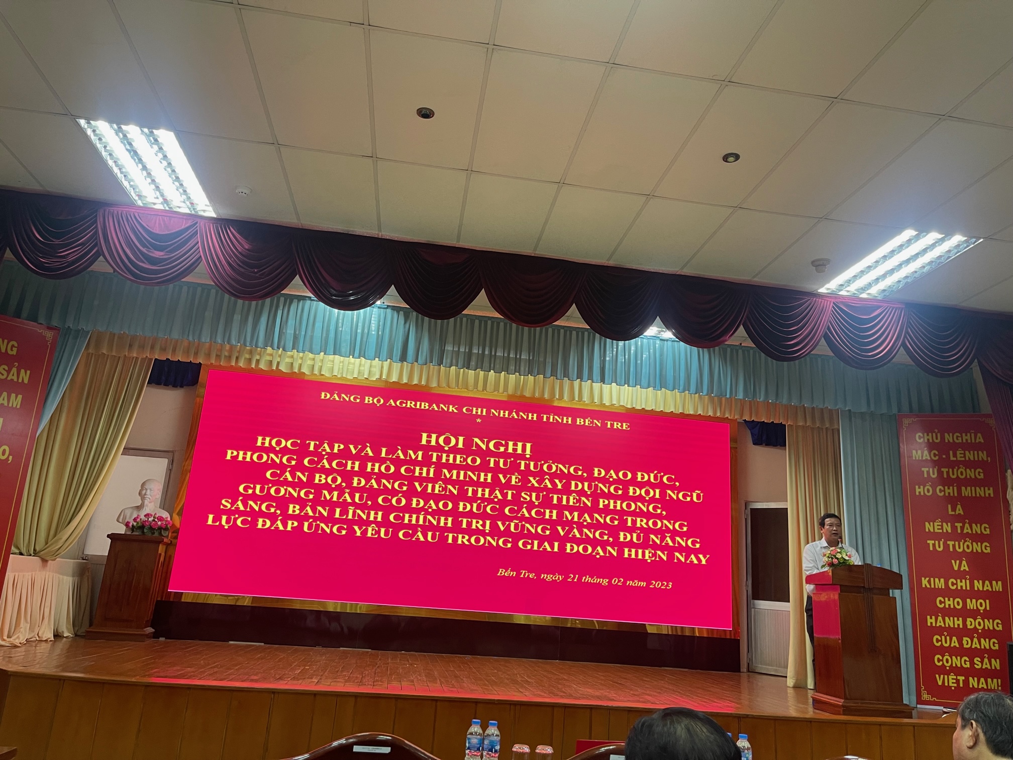 Đảng bộ Agribank quán tiệt chuyển đề học tập và làm theo tư tưởng, đạo đức, phong cách Hồ Chí Minh năm 2023